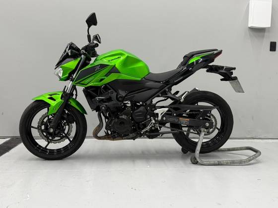 KAWASAKI Z400 